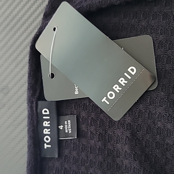 NWT 4X TORRID Waffle Knit Long Sleeve Crochet Yoke Top Deep Black - Picture 6 of 7